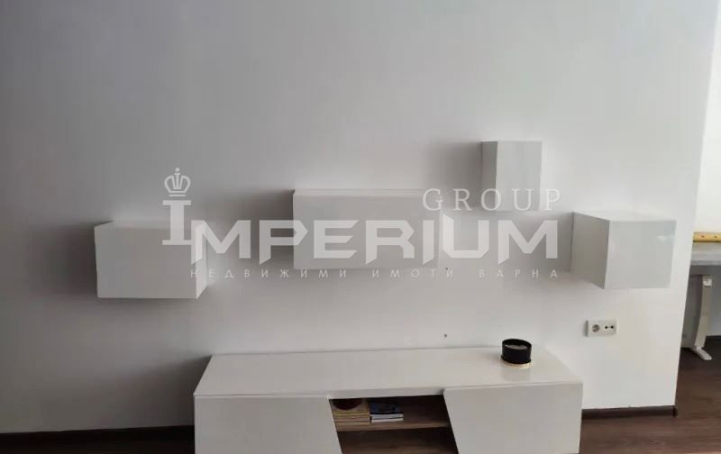 Дава се под наем Двустаен апартамент в Варна, м-т Св. Никола - 70 кв.м за 499.8 € - Снимка #3