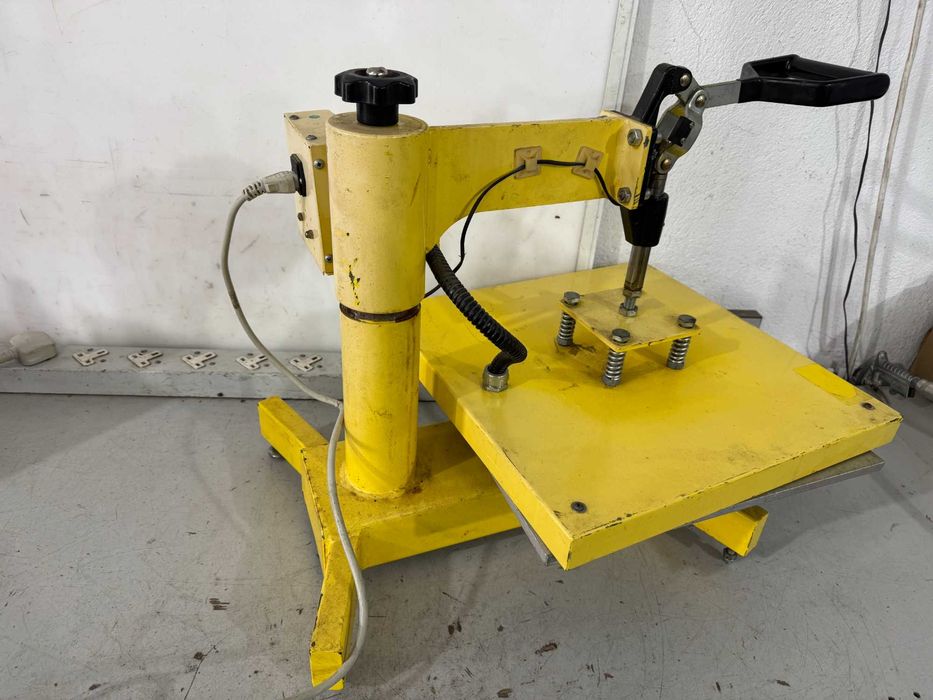 Термопреса за тениски - 1400 W