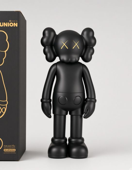Figurina KAWS Black