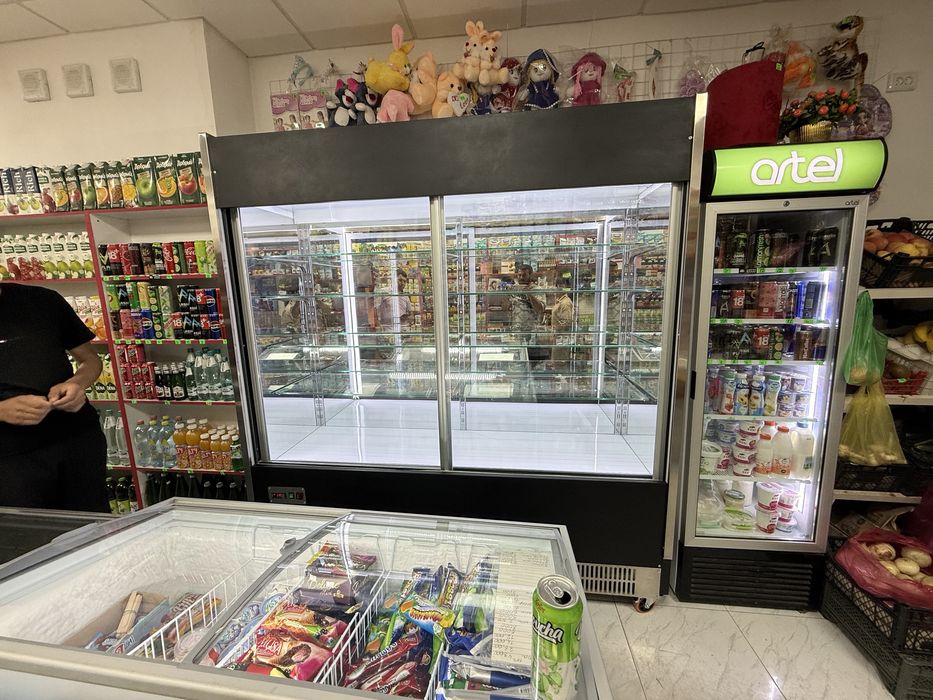 Xolodiknik vitrina kupenne