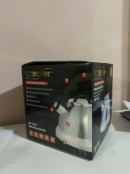 Чайник со свитком