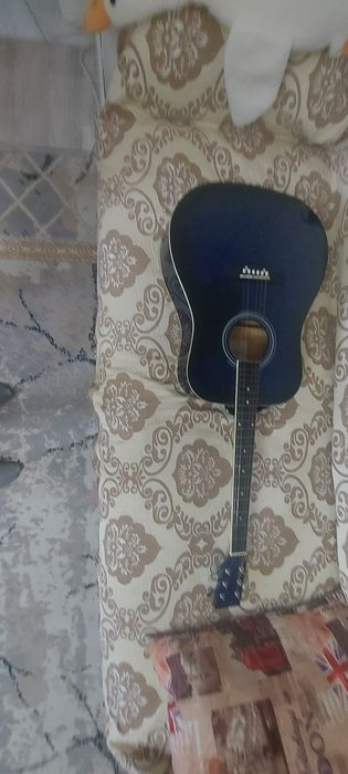 Продам гитару.Аккустическая