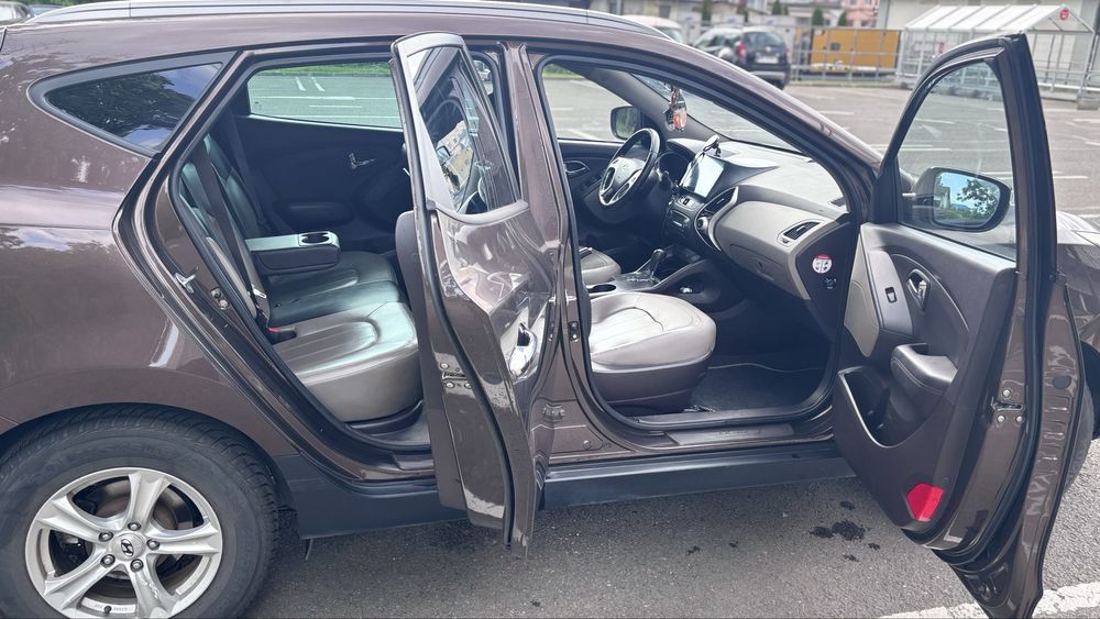 Hyundai ix35 4x4 Automat • 2012 • Full Extras • Stare impecabilă