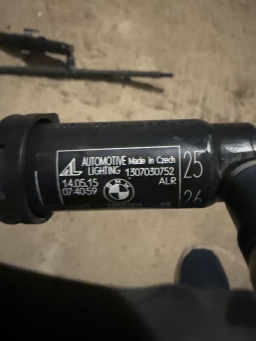 bmw x3 f25/x4 f26 дюзи и маркуч за измиване на фарове