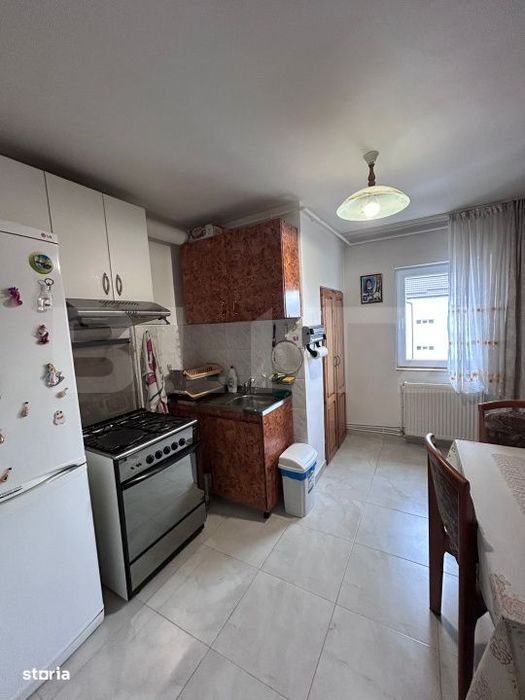 Apartament cu 2 camere, 55 mp, decomandat, zona Stefan cel Mare