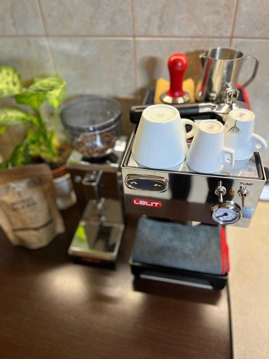 Vand  Espressor Lelit ANNA – PL 41 TEM + Rasnita LELIT si accesorii ,