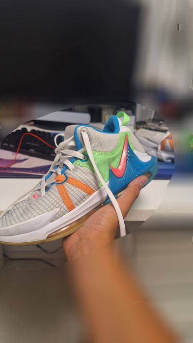 Adidași lebron witness VII nike