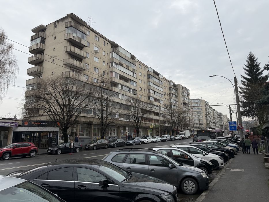 Dau in chirie spatiu la strada 63 Mp Vis a vis de Big Manastur