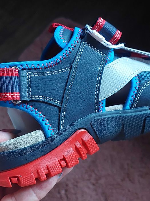 Босоножки Geox 24,7 см размер 38 на широкую стопу.Новые с Европы