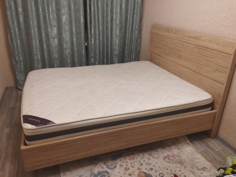 Кровать ТОРГ с матрасом