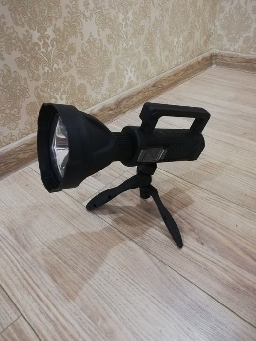 Фонарик прожектор продам