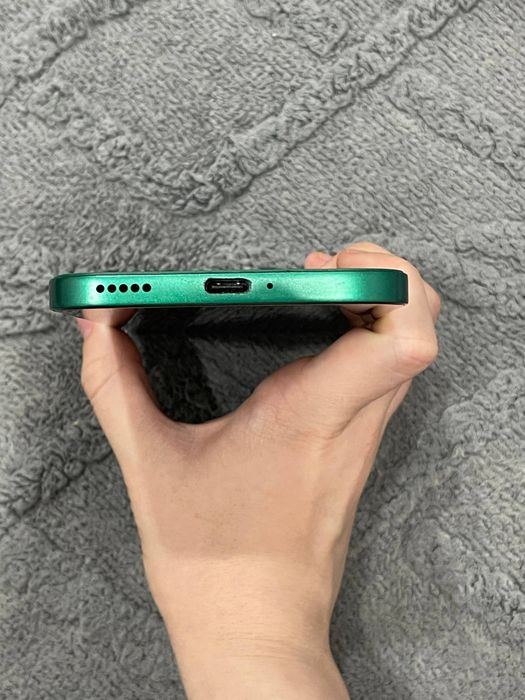 Honor X8b в зеленом цвете