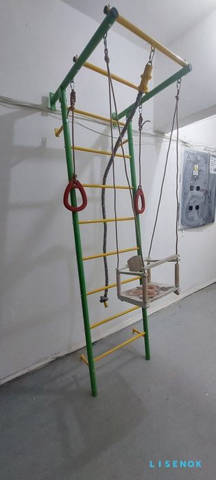 Шведская стенка турник