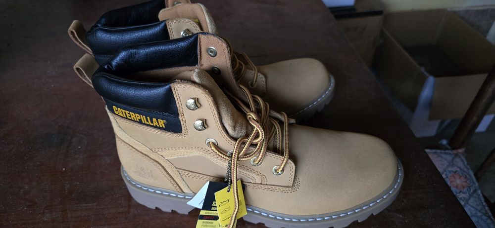Обувки Катерпилари