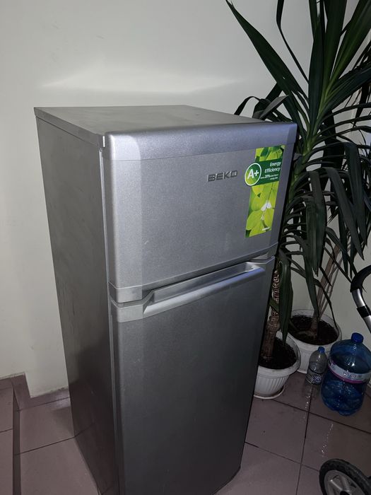 Хладилник BEKO 150см