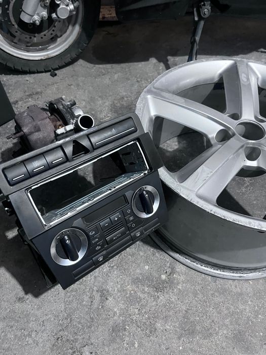 Средна конзола за Audi A3 8P