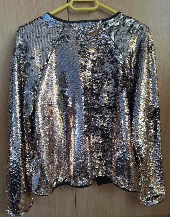 Jacheta paiete Amisu