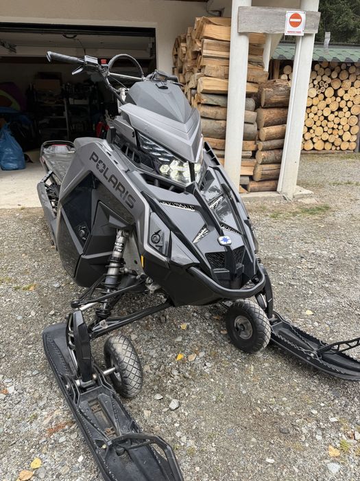 Snowmobil Polaris Khaos 2023
