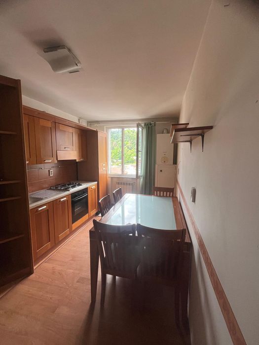 Vand apartament 3 camere