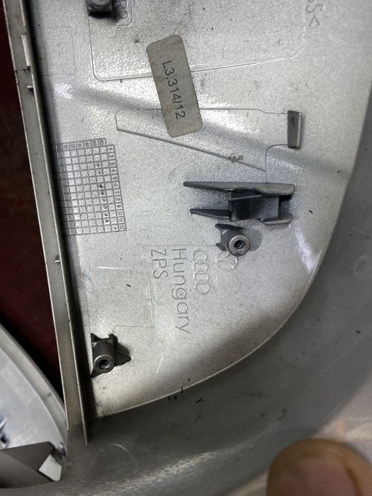 Капаци за огледала сиви оригинални Ауди А5 А4 след 2010г 8f0857528