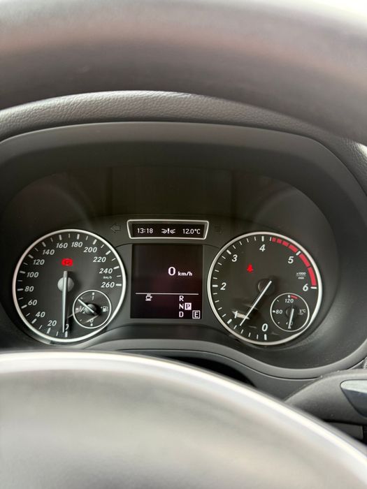Mercedes-Benz b180 cdi 2012-automat 7g