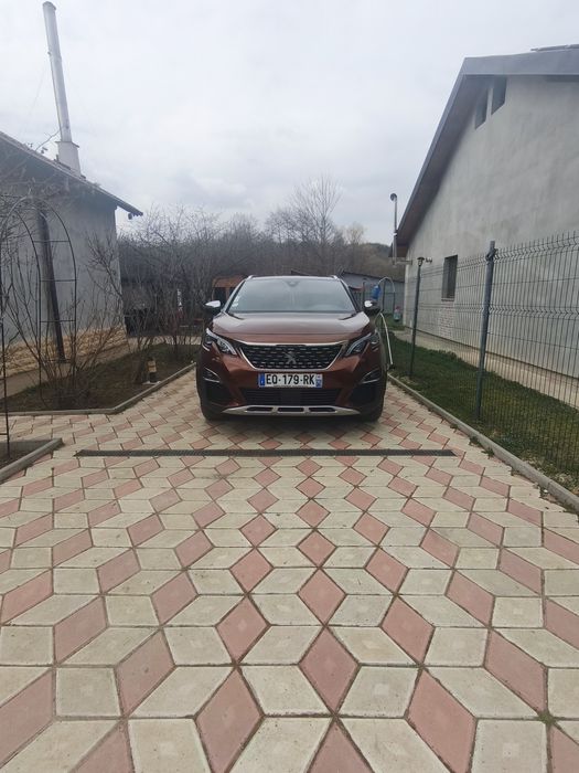 Vând Peugeot 3008 GT