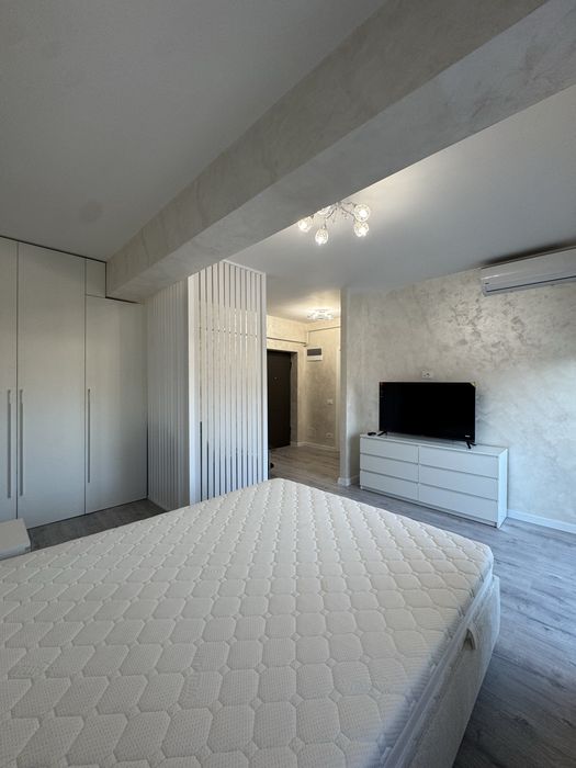 Inchiriez  apartament 1 cam 42mp