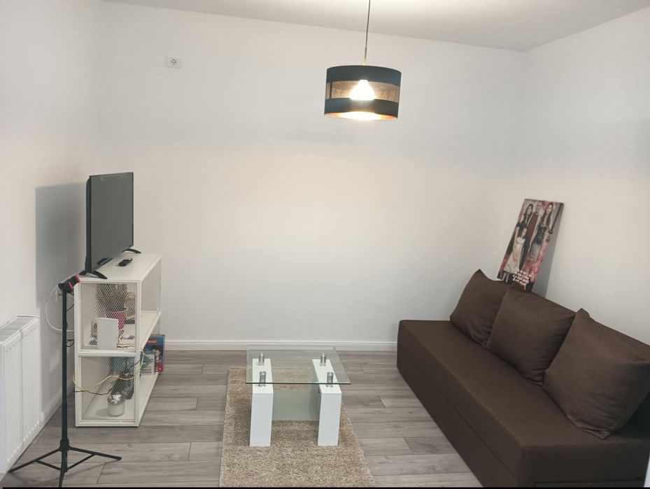 Închiriez apartament 2 camere