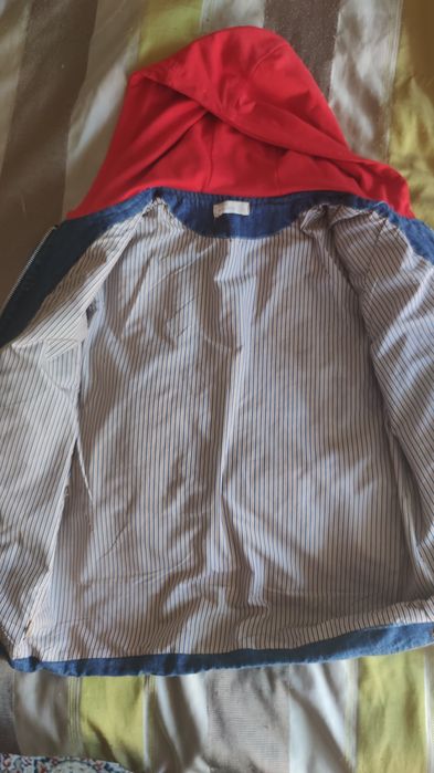 Продам джинсовую курточку