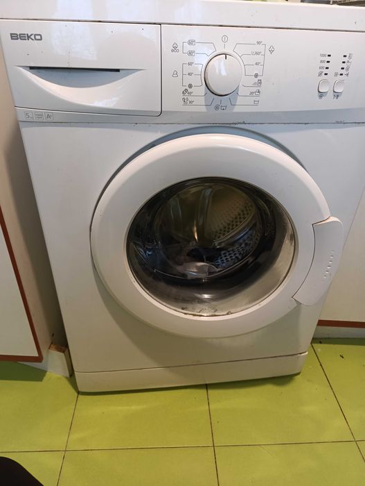Продавам пералня Beko