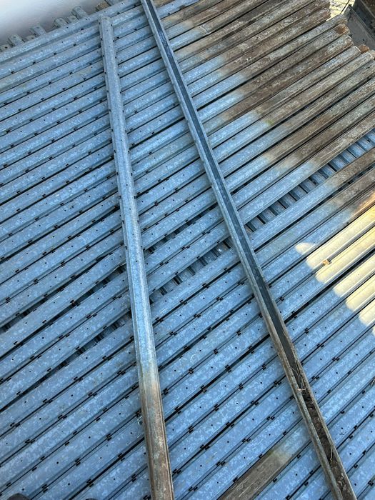 Vand spaleri zincati metalci