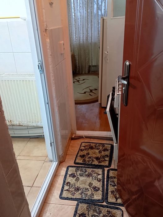 Închiriez garsonieră