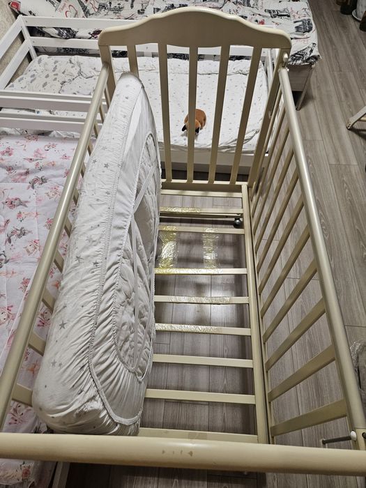 Продам детскую кроватку