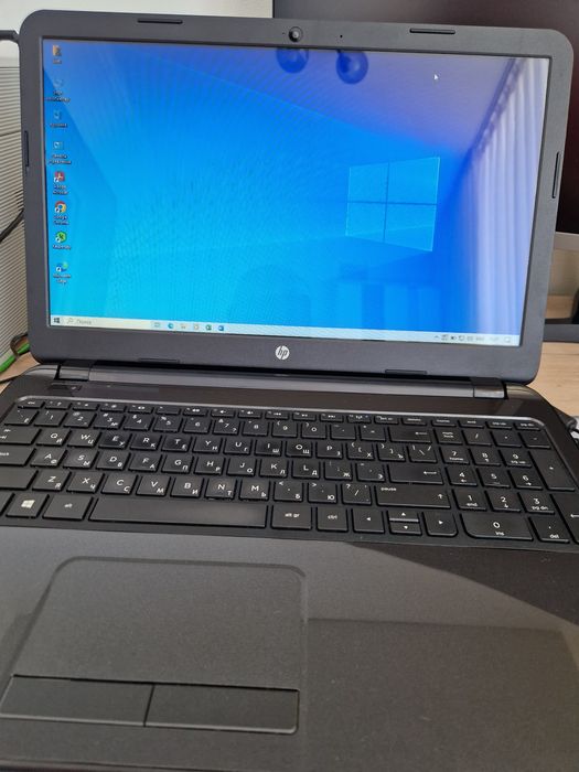 Ноутбук HP 15-r041er