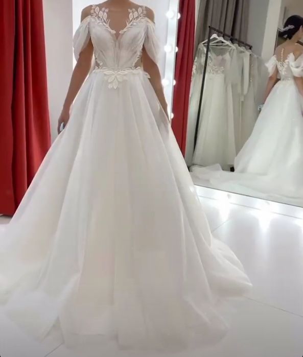 Свадебное платье