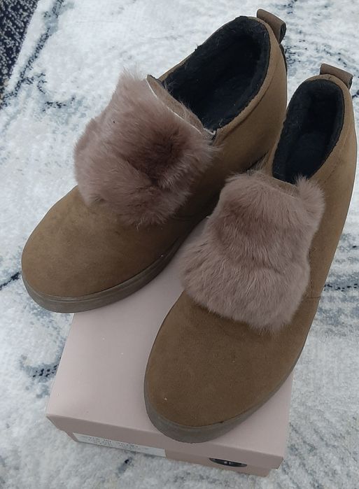 женский сапог сатылады