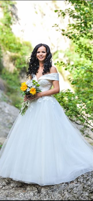 Vand rochie mireasa