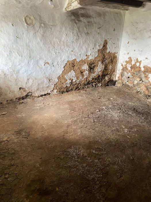 Продава къща на асфалтов път