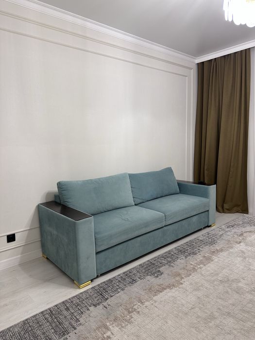 Диван в гостиную, книжка