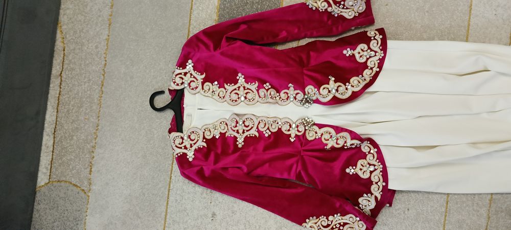 Камщол или пиджак со стразами