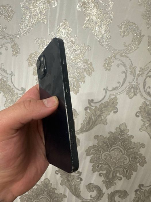 Продам Iphone 13