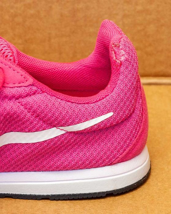 Маратонки Nike номер 38