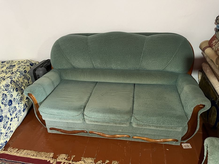 Продам Диван и 2 кресло