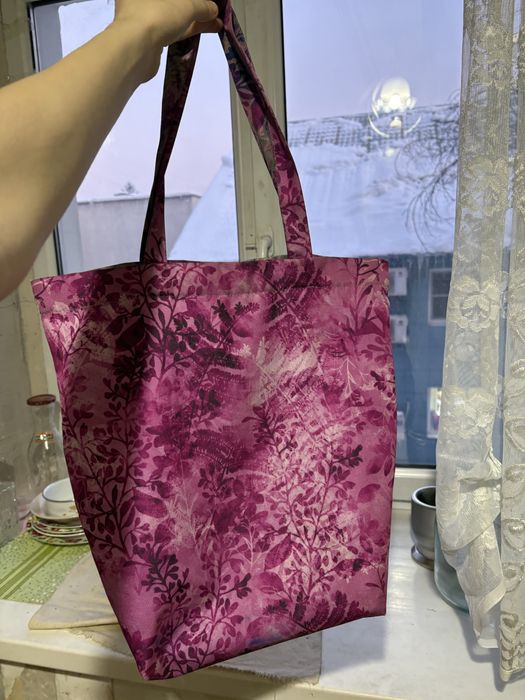 Прлдам женскую сумку