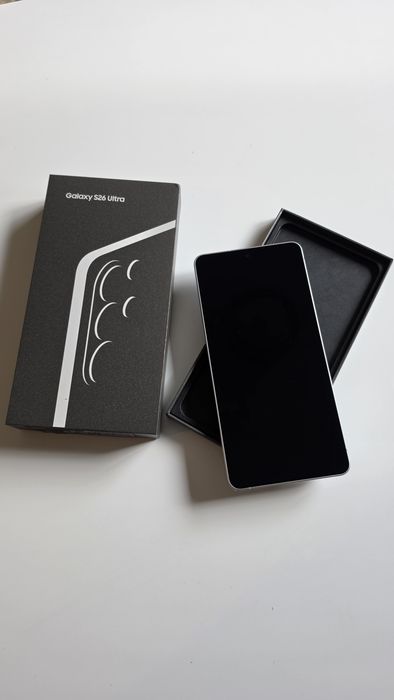 Чистп нов! Samsung Galaxy ultra 26 512 gb white бял