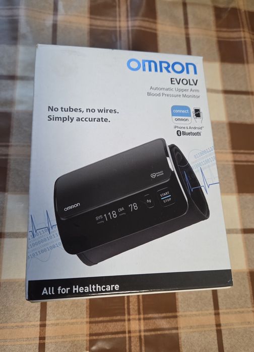 Апарат за кръвно налягане OMRON EVOLV