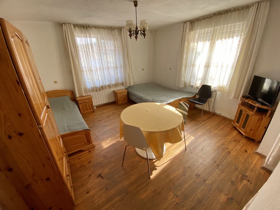 Дава се под наем Къща в Велинград - 300 кв.м за 357 € - Снимка #4