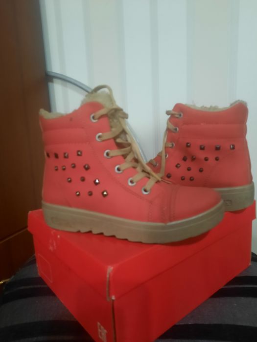 Туфли для девочки 34 размер 2000 тн