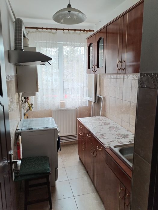 Vând apartament 2 camere în Roman
