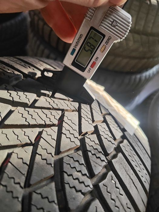 2бр.зимни гуми 215/55/17 Bridgestone